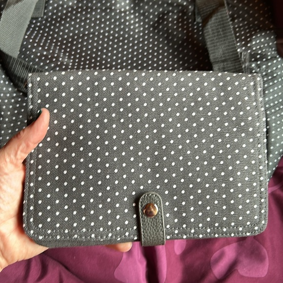 Thirty-One overnight bag and matching purse. - Picture 5 of 8